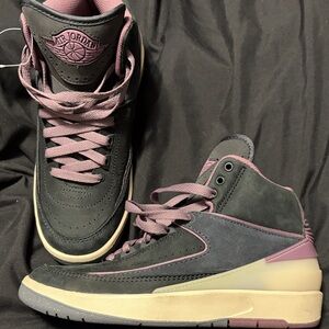 Jordan Women's Black and Pink Sneakers
